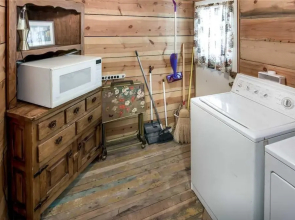The Summit At Fawn Ridge - Three Bedroom Cabin with Hot Tub