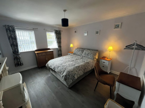 Shalom Apartment 98B