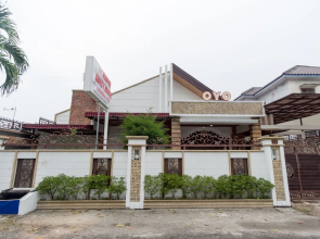 Naufal Guest House by OYO Rooms