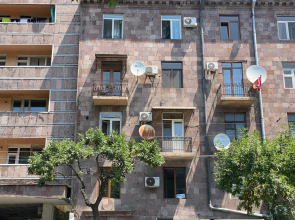 Amiryan street 1 bedroom Deluxe apartment With Balcony AM104