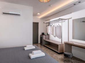 Ebenus Suites by Checkin