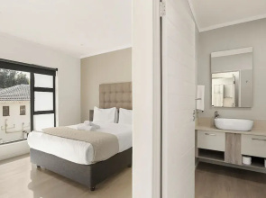 Easy Stay -The Galleries