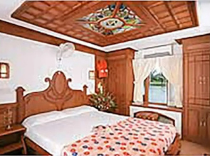 GuestHouser 3 BHK Houseboat e567