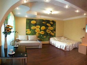 Квартира на проспекте Александра Поля с ромашками (Apartment on the Oleksandra Polia avenue with chamomiles)