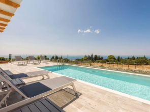 Alonaki Apartments