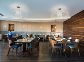 Radisson Blu Hotel, Dubai Waterfront