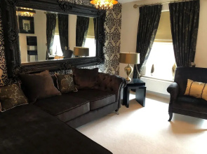 Sheffield Hillside Retreat