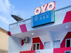 OYO 2045 Hotel 211