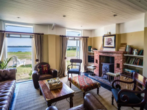 Manor Beach 1 / 4-bed Home on Osea Island, Essex