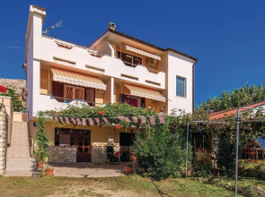 Amazing Home in Dinjiska With Wifi and 1 Bedrooms