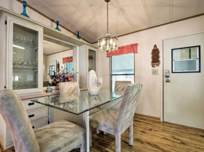 Waterfront Homosassa Home w/ Private Dock & Deck!