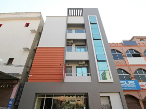OYO Flagship 8346 LazyStays