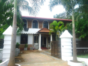 Pyramide Inn