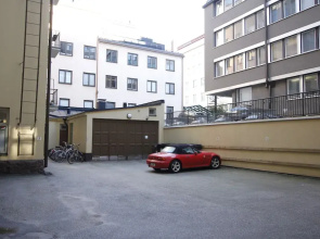 2ndhomes Stunning Top Floor Residence with 2BR & Sauna