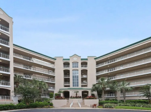 4203 Windsor Ct N 1 Bedroom Condo
