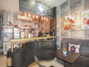 OYO 75321 Gemma Patong