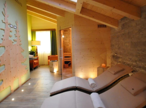 Chalet Tovel - Mountain Lake