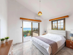 Villa Adonis Large Private Pool Walk to Beach