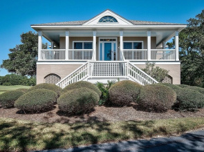 Looking For A Cozy Villa Located Next To The Golf Course? Good Trouble Is Your Answer! 3 Bedroom Villa by Peace Vacations