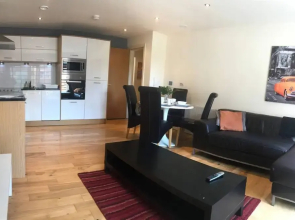 Apartment-sleeps4-balcony-parking-petsok