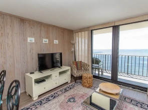Royal Garden Resort 1406 2 Bedroom Condo by RedAwning