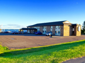 The Washburn Inn - On the Lake