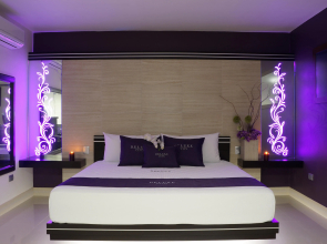 Auto Hotel Deluxe