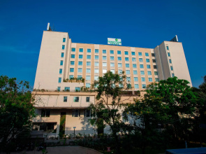 Lemon Tree Premier City Center Pune