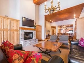 Premium One Bedroom Townhouse 1 Apartment Hotel by RedAwning