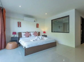 Heart of Patong  Pool Beach Bangla C134