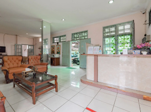 RedDoorz @ Hotel Pondok Kurnia near Buah Batu Bandung