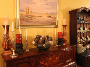 Tranquil House B&B @ 1 College Ave