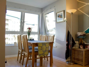 2 Bedroom Modern Apartment At The Shore