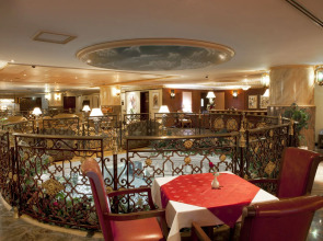 Landmark Plaza Hotel