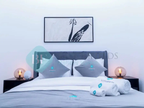 Bloomfields Elegant 1BR in Waters Edge