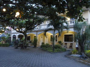 Playa Papagayo Beach Inn