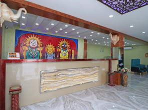 Capital O 30565 Pabitra Royal Regency