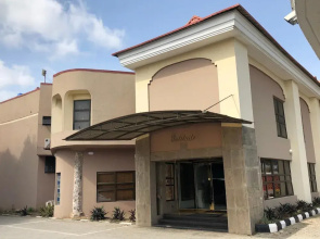 Solitude Hotel Yaba