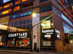 Courtyard By Marriott Detroit Downtown