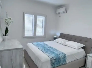 White Luxury Apartment
