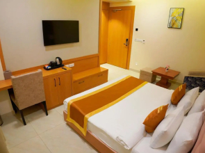 Hotel Cheer Royale