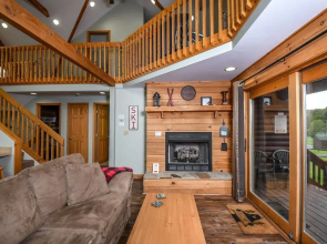 McKenzie's Cabin 2 Bedroom House
