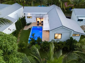 Bougain Villas Salad Beach