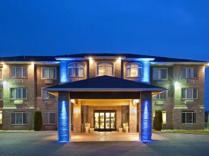 Quality Inn & Suites(.)