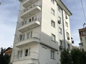Zoviya Hill White Apart