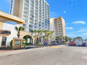 SeaMist Driftwood Vacation Studio with Balcony