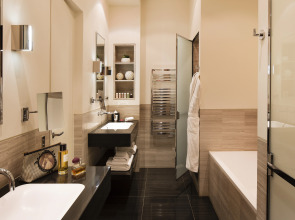 Hotel Marignan Champs - Elysées