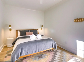 Belmont Vacation Home w/ Fire Pit: Walk Downtown!