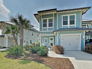 Modern Nautical Bayside W/ Infinity Pool 3 Bedroom Condo