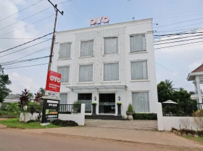 OYO 881 Penginapan Graha Syariah Samudra